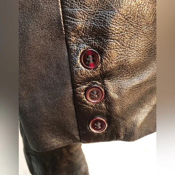 Leather Accomplice - Picture 4 of 5